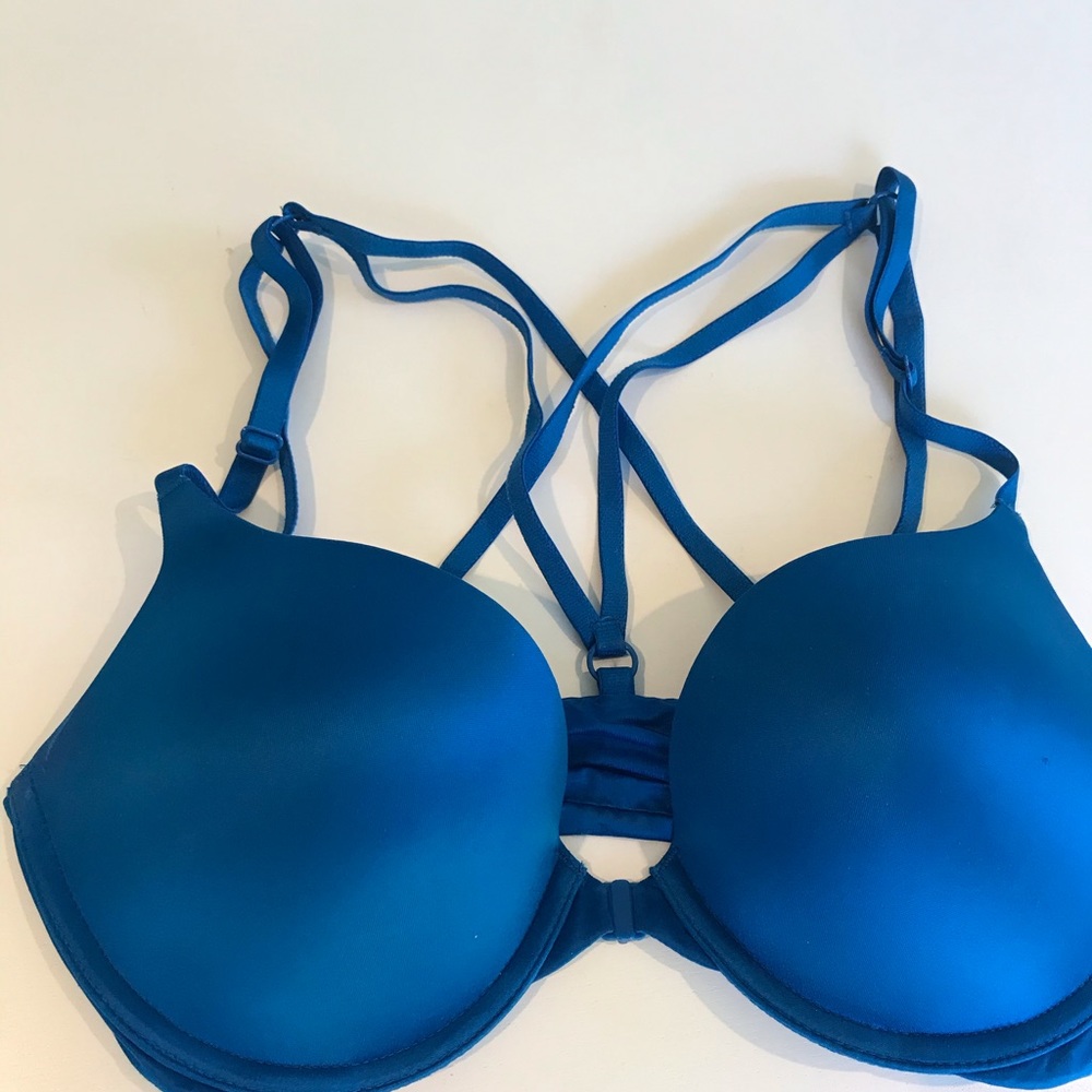 Victoria’s Secret Very Sexy Front Close Push Up